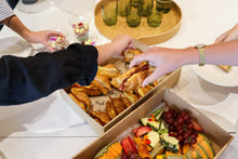 Load image into Gallery viewer, Seasonal Fruit Box