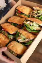 Load image into Gallery viewer, Sandwich Box 8 pieces