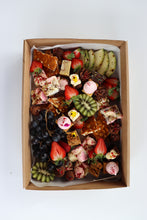 Load image into Gallery viewer, Punnet&#39;s Dessert Platter