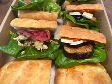 Load image into Gallery viewer, Sandwich Box 8 pieces