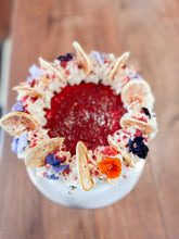 Load image into Gallery viewer, Lemon and Raspberry Cake