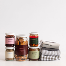 Load image into Gallery viewer, Gift Box - Punnet Deluxe Foodie