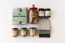 Load image into Gallery viewer, Gift Box - Punnet Deluxe Foodie (with $100 gift voucher)