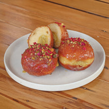 Load image into Gallery viewer, Mixed Box of 4 Donuts